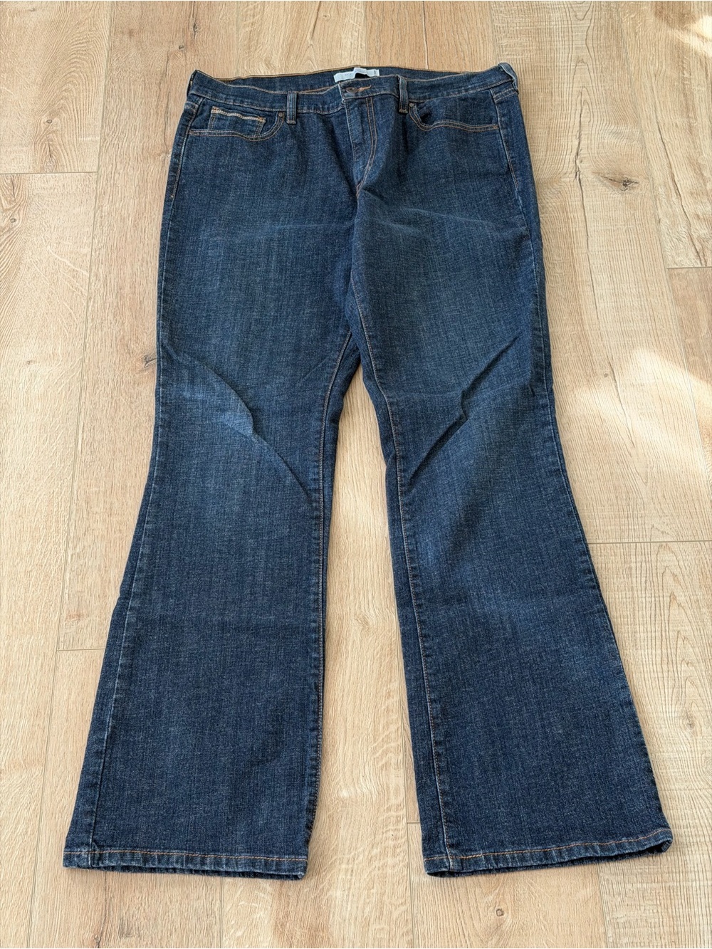 Levi’s Signature Bootcut 515 Jeans Women’s 14 Long Dark Wash Stretch Denim 33” I